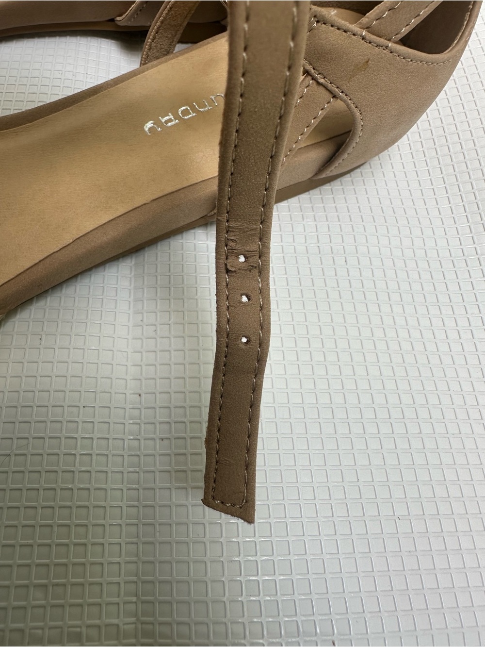 CL by Laundry Helena Snakeskin Metallic Gold Pointed Toe Flats Women’s 10 - Picture 6 of 7